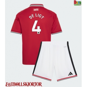Manchester United Matthijs de Ligt #4 Hemmakläder Barn 2026-27 Kortärmad (+ Korta byxor)